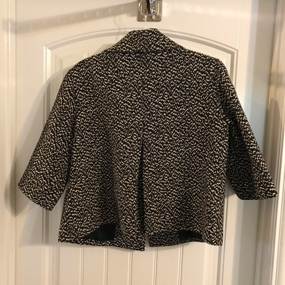 Harold’s Printed Black and Cream Jacket - Picture 5 of 5